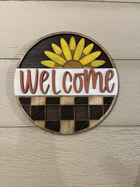 "Welcome with Daisy" Round Sign